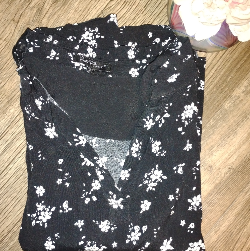 Velvet Heart long sleeve V neck blouse